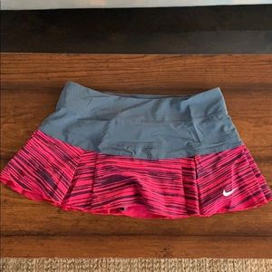 Nike Pleated Print Tennis Skirt, M (Fuchsia/Grey)